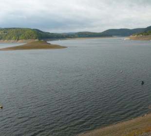 Edersee während einer Trockenperiode