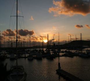 Sonnenuntergang an der Marina Rubicon