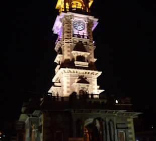 Wieża zegarowa nocą