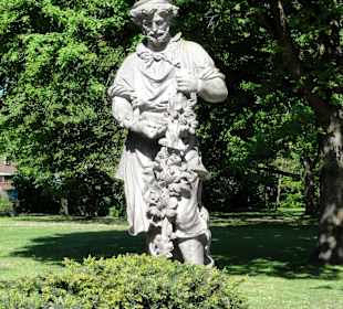 Skulpturen in den Neustadtswallanlagen