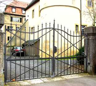 Eine von vielen Eingänge zum Schloß