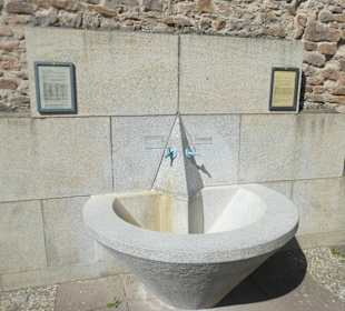 Heilwasser-Zapfstelle an der Bad Orber Stadtmauer