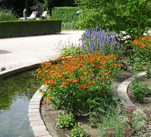 Rundgang durch den Park der Gärten