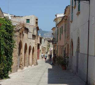 Gasse der Altstadt Alcudias