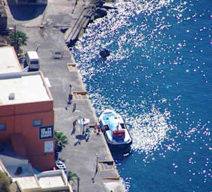 Santorin selbst im Bild Landschaft, Stadt