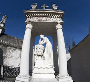 Grabmal auf dem Friedhof