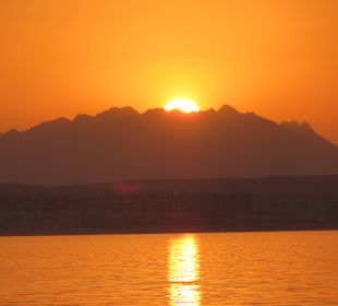 Sonnenuntergang vom Schiff aus