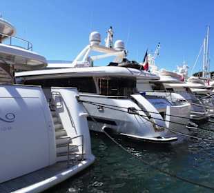 Rundgang durch den Yachthafen von Bandol