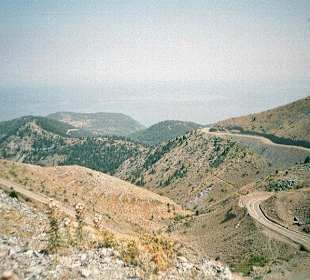 Bergstrasse zum Vithouri Strand