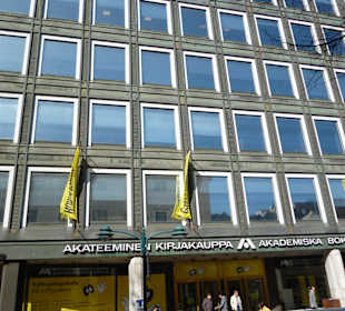 Stockmann obok parku