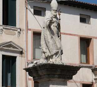 Bei der Piazza Libertà, dem Platz der Freiheit