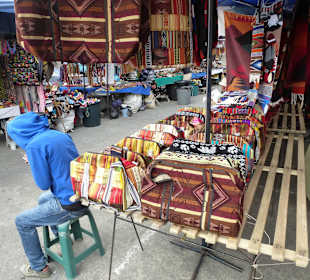Samstag ist die ganze Stadt ein großer Markt