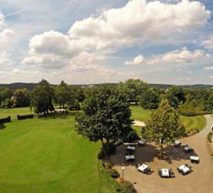 Putting Green und Bistroterrasse