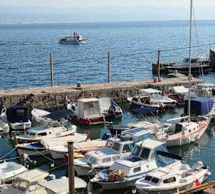 Blick zum kleinen Hafen von Lovran