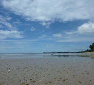 Der Strand vom Khuk Khak Beach