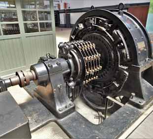 Schwere Generatoren in der Elektroabteilung