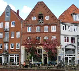 Alter Hansehafen - Häuser Wasser Ost