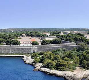 Bei der Einfahrt in den Hafen von Mahon