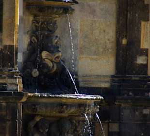 Massen an Springbrunnen