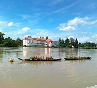 Schloss Neuhaus am Inn gegenüber Schärding