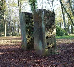 Moderne Skulptur "Einer für den Andern" 