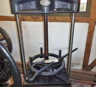 Ausstellung in der Remise der Windmühle Varel