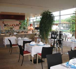 Innen mit Schauküche