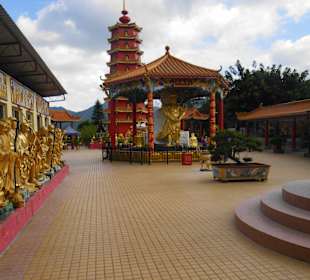 Buddha-Tempelimpression auf dem Gipfel