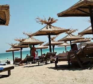 Der Goldstrand ist vom Hotel ca. 500 m entfernt