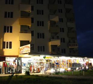 Shops gegenüber Delphin Palace Hotel