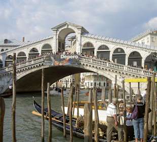 Rialto Brücke in Venedig