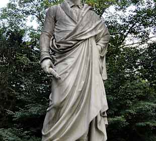 Das Olbers-Denkmal in den Bremer Wallanlagen