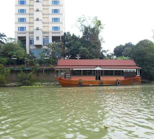 Flußfahrt um die Insel