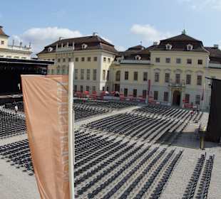 Schloss Ludwigsburg 2000 Meter enftfernt