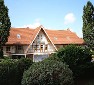 Clubhaus mit Gastronomie