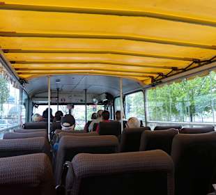 Blick in den geschlossenen Bus