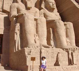Monumentalne Abu Simbel