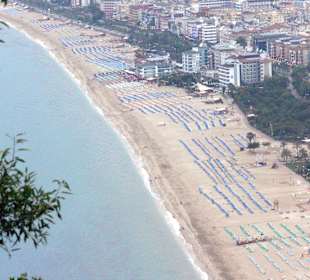 Seitenblick auf den Kleopatrastrand