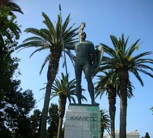 Achilles im Park des Achillion