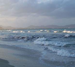 Sicht vom Strand Playa de Muro Richtung Alcudia