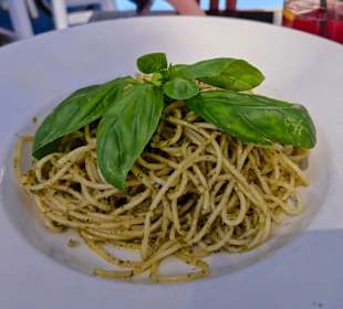 Pasta mit Pesto
