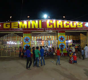 Vor dem Zirkus, nach der Vorstellung