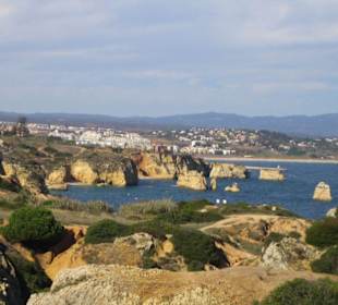 Blick auf die Felsformationen und Lagos