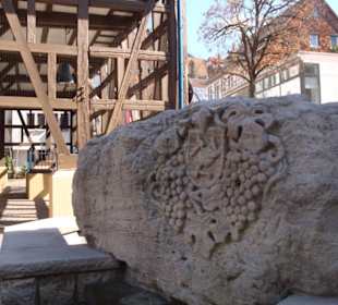 Riesiger Brunnenstein