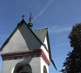 Stadtgraben mit Turm