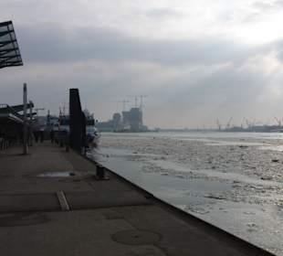 Landungsbrücken Elbe