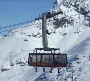 Großgondel der Bahn zwischen Surlej und Murt