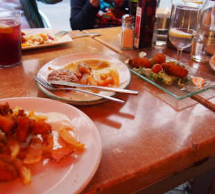 Das ist jeweils ein Tapas 3-3,50 €