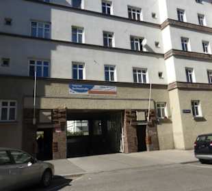 Hueber-Hof – Gemeindebau des Roten Wien