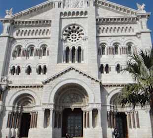 Entrance to St Nicholas Cathedral